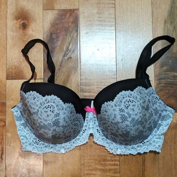 Victoria's Secret bra. New, never worn. - Picture 1 of 3